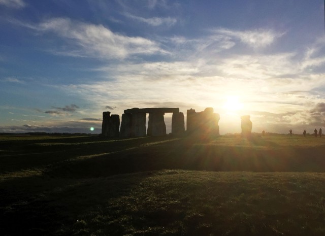 Stonehenge_sunset1